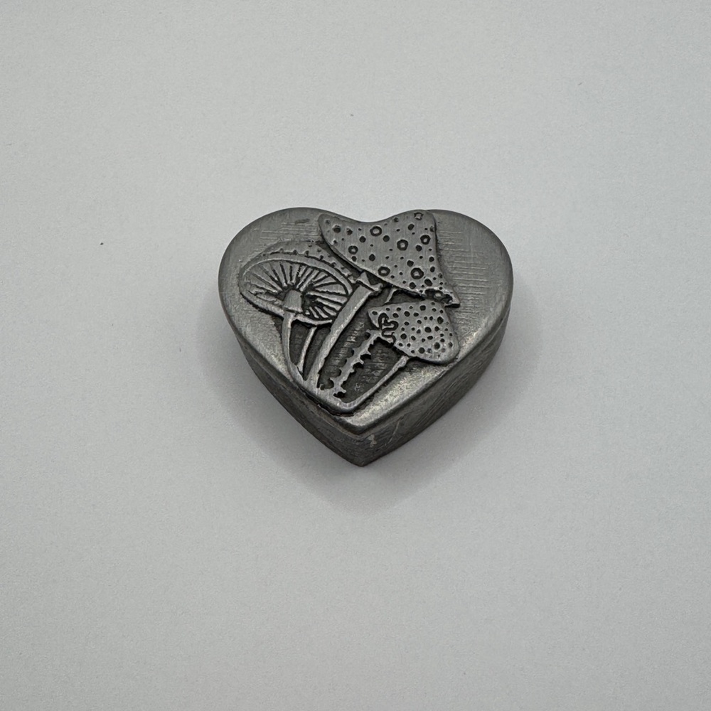 Sulitan 1979 Heart-Shaped Pewter Trinket Box with Mushroom Design